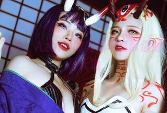 kaki对决：Azami的美脚写真带你滑入另一番天地