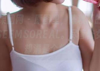 GIRLT果团网 – 原图里，陈秋雨的神态令人ITSSEEMSOREAL。尽管修女衣着，却满是个性。