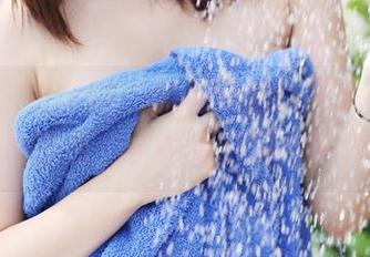 MyGirl美媛馆 – 福利频频!阿乖Kiddo的泳池图包,水中倒影真是话题多多