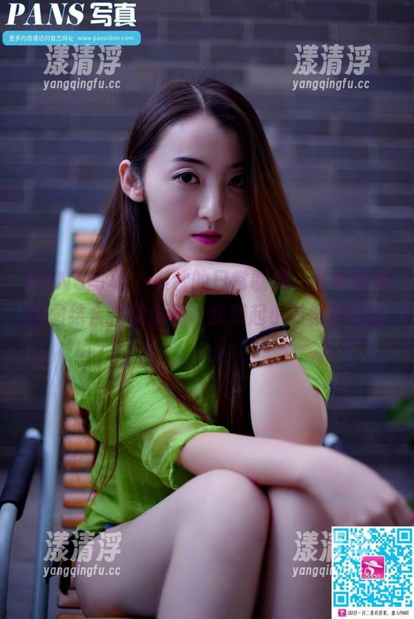 PANS写真-小秋 PANS写真 - 小秋的日常制服,写真集和原图结合,偶尔会让我想起小时候的青涩。
