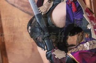 Seya狮砸的写真集更新：铁道上被崩坏的托帕，居然还有什么好玩的！