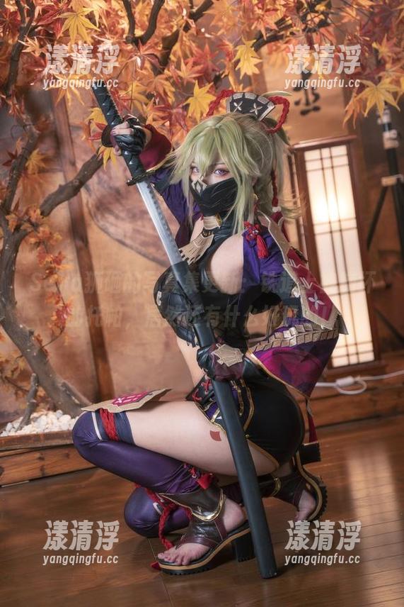 Seya狮砸 Seya狮砸的写真集更新:铁道上被崩坏的托帕,居然还有什么好玩的!