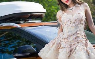 TouTiao头条女神 – 李丽莎的私房美脚，脚指间的小心思