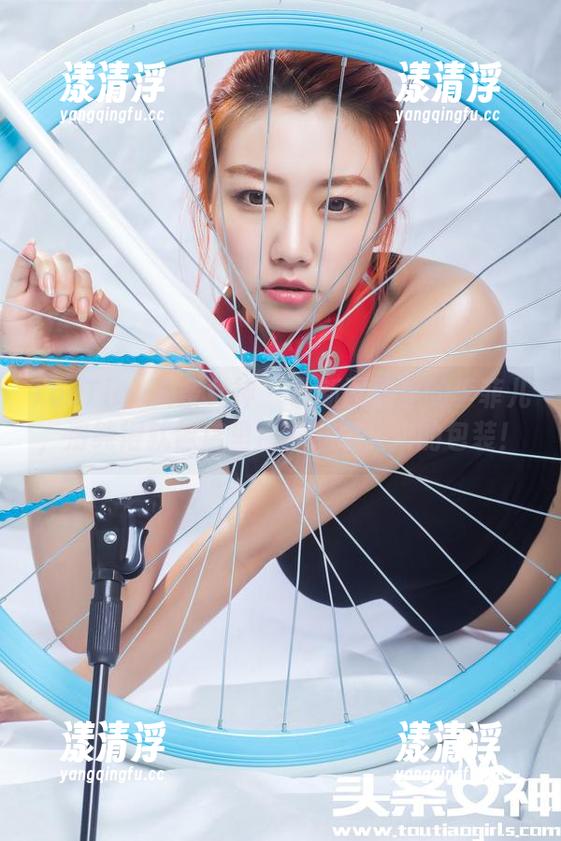 TouTiao头条女神-李菲儿 TouTiao头条女神 - 最新图册里的李菲儿,清纯得就像店里那种过期大米的包装!