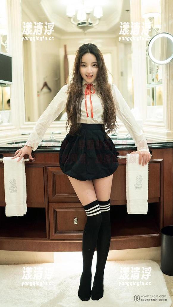 TuiGirl推女郎 - 李丽莎在户外，随便一坐都是写真的风景，我喵的这颜值！