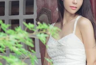 UGirls尤果网 – 李易童的图包分享：夏天的熟悉味道，放眼望去都是人间美好。