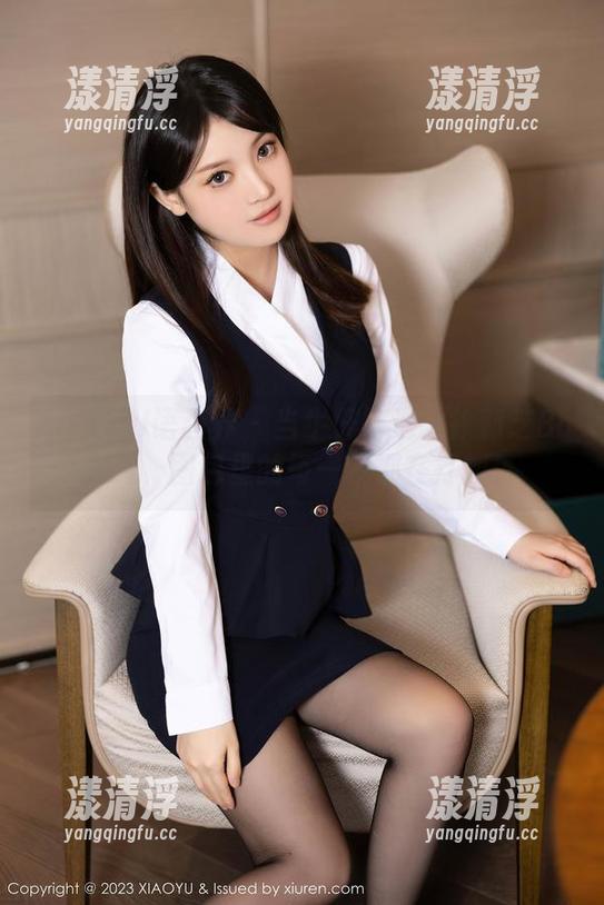 XIAOYU语画界 - 当牛仔裤遇上徐莉芝Booty，图包里的每一帧都在打趣！