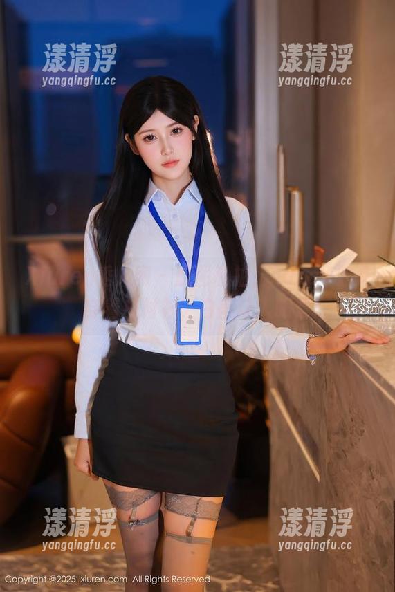 Xiuren秀人网-nancy小姿 Xiuren秀人网 - 原图私拍,nancy小姿穿着白衬衫,白得让人眼晕