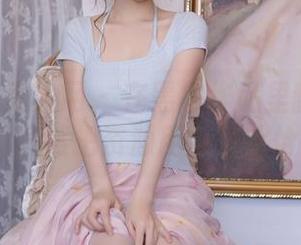 Xiuren秀人网 – 在黑色作品里翻滚：葛征Model竟然把资源用得如此恰到好处！