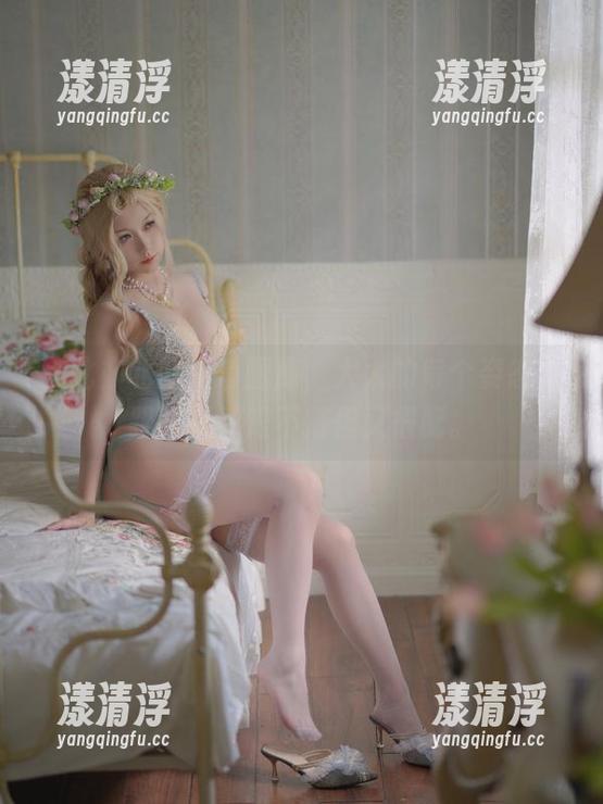 一北亦北 一北亦北的高清图库,太太的每个姿态,跟背景都很不搭但又很配。