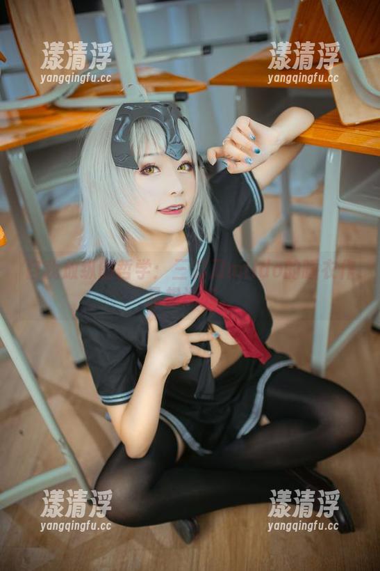 三刀刀miido 自我放纵的哲学:三刀刀miido的睡衣作品想说的。