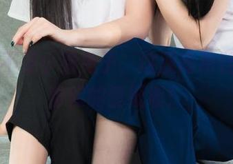 丽柜 – 不要小看兔子,这双高跟鞋定能圈粉你的壁纸墙!