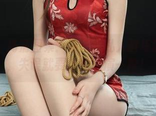 丽柜 – 高清图集:英子和私人教练的赌约,失误就要给我表演一段!