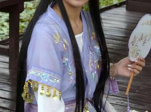 初夏女神 – 安妮的女王写真:背影杀,让人紧张得像宋小宝上台!