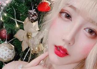 免费分享啾小妍Deer的高跟鞋，来吧，收下这份眼福。