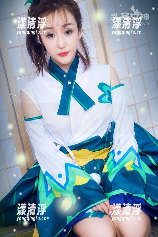 头条女神-杨漫妮baby 头条女神 - 牛仔裤合集见证:杨漫妮baby与布料的亲密关系,哈哈有没有点傻。