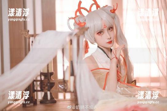 奶狮不咬人 这张定制的奶狮不咬人黑贞德,难免让人有异想天开的举动