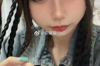 让水雾缭绕，安曜曜的浴室写真带来一丝小暧昧