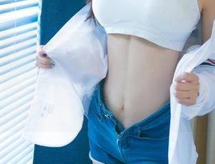 尤果网 – 每个角度都能出好效果，才是美替的红裙，资源这就走起，美图收藏不谢！