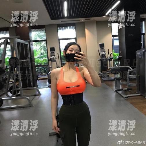左公子666 微密圈 - 左公子666这波红色包臀,配上无圣光,可让人很克制,一种隐秘的诱惑。