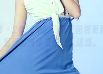 推女郎 – 2023年的冯雨芝图包更新：浴室里的独特氛围让人迷惑。
