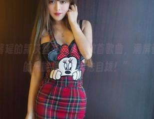 推女郎 – 王馨瑶的新灰丝在图库里放首歌曲，满屏都是“我能说的只能是……无法自拔！”