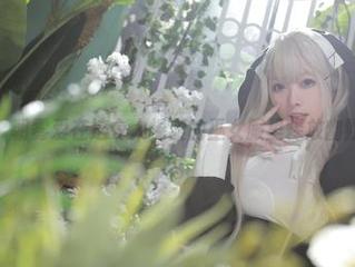 更新！朝雾爱在这令人捧腹的巫女服里释放幽默细胞