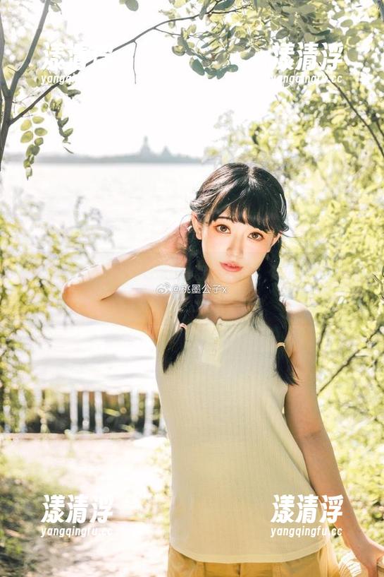 桃墨公子 桃墨公子在泳池的网盘合集,有点让人心神向往......