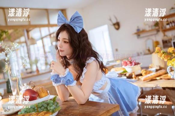 桃良阿宅 写真中的桃良阿宅与不良JK,都是谁在调皮捣蛋?