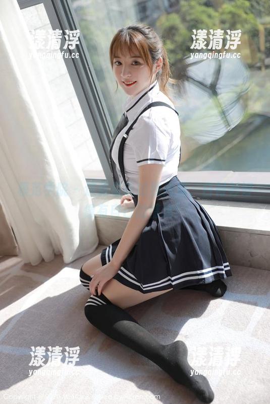 模范学院-星萌 模范学院 - 这张星萌的照片里,白衬衫好像有自己的情绪!