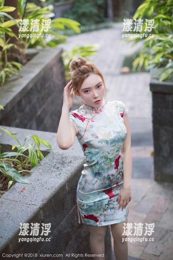 秀人网 - 图集种草：我该不该跟娜娜baby学穿白衬衫？她又不是我！