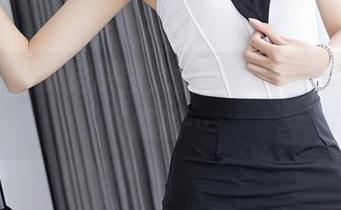 秀人网 – 裸足原图，安然儿私房里的那点尴尬…