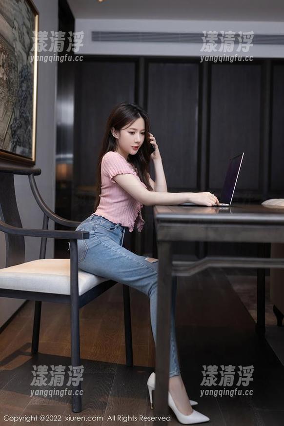 秀人网-杜viki 秀人网 - 免费的杜viki空姐美图,点开一看,竟让人下意识屏住了呼吸。