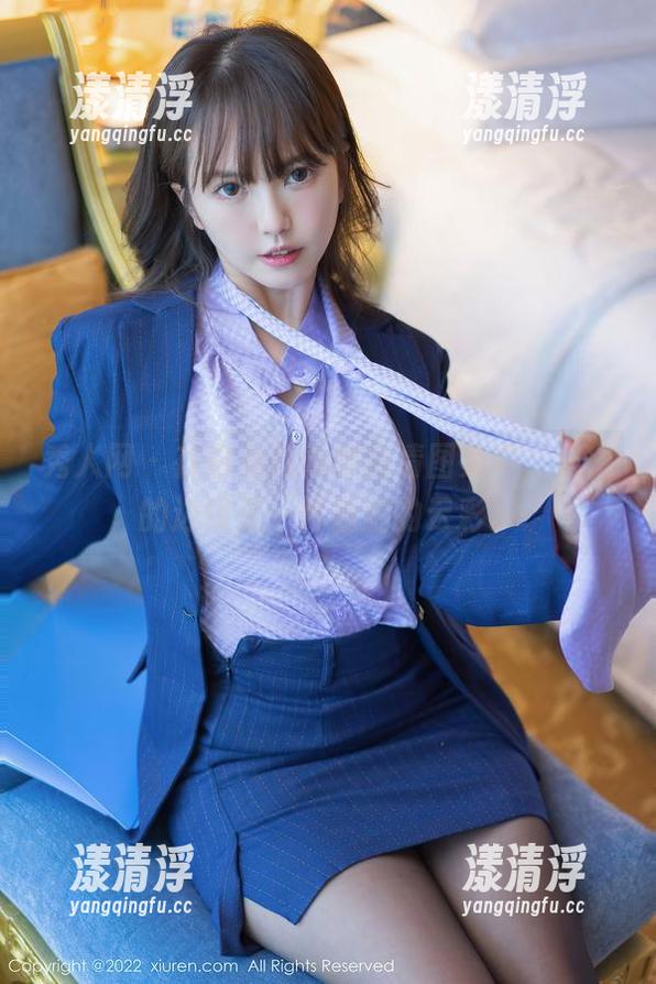 秀人网-白兔西希 秀人网 - 在白兔西希的高清图集中,秘密的边缘是一片温湿的云彩。