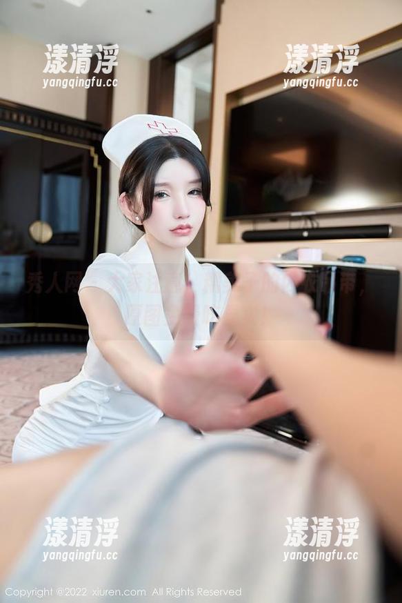 秀人网-糯美子 秀人网 - 大家注意!糯美子的内衣吊带,原图免费吃果实!