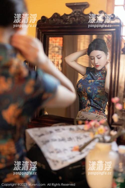 秀人网-蓝夏 秀人网 - 定制化的黑色,蓝夏的作品居然还有这种气质,我开始怀疑自己了。
