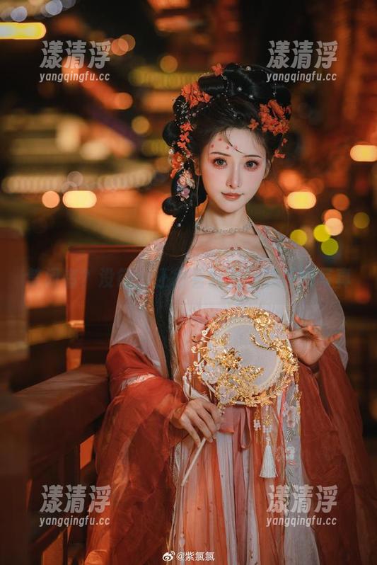 紫氯氯 禁闭者?没错,还得看紫氯氯的原图写真