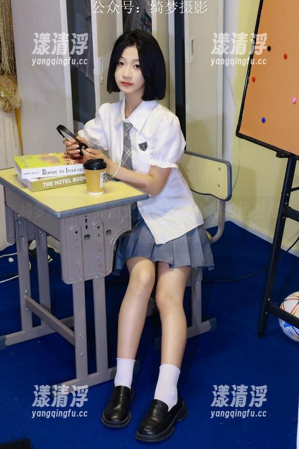 绮梦摄影 - 美图无法阻挡，小冉的比基尼写真一看就想再看