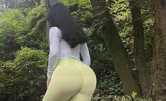 微密圈 – 艾拉·isla制服分享,果然合不合身还是看个人气质!