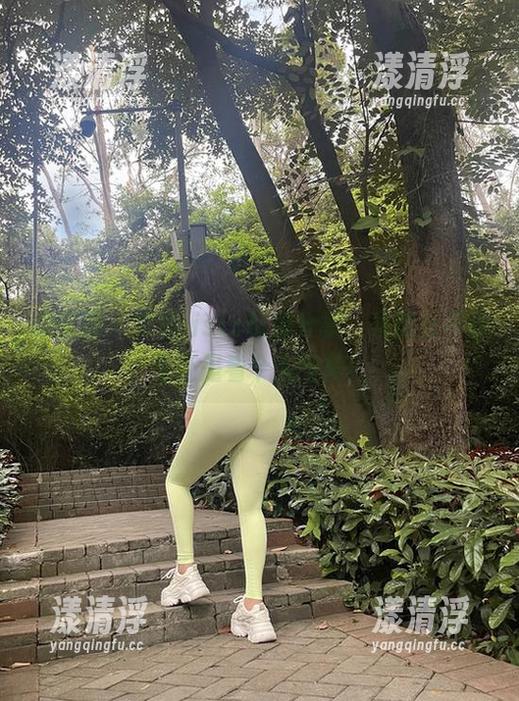 艾拉·isla 微密圈 - 艾拉·isla制服分享,果然合不合身还是看个人气质!