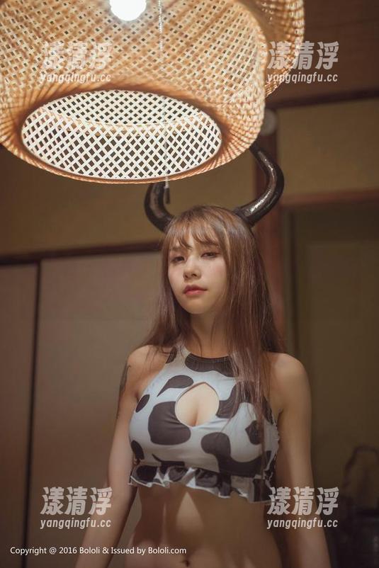 菠萝社-夏美酱 菠萝社 - 看夏美酱的写真,感觉海水都嫉妒得翻滚了!