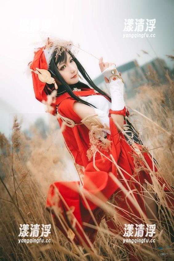 许多鱼鱼鱼 在许多鱼鱼鱼的高清图册中,看她如何玩转女王气质,衣服也要听她的!