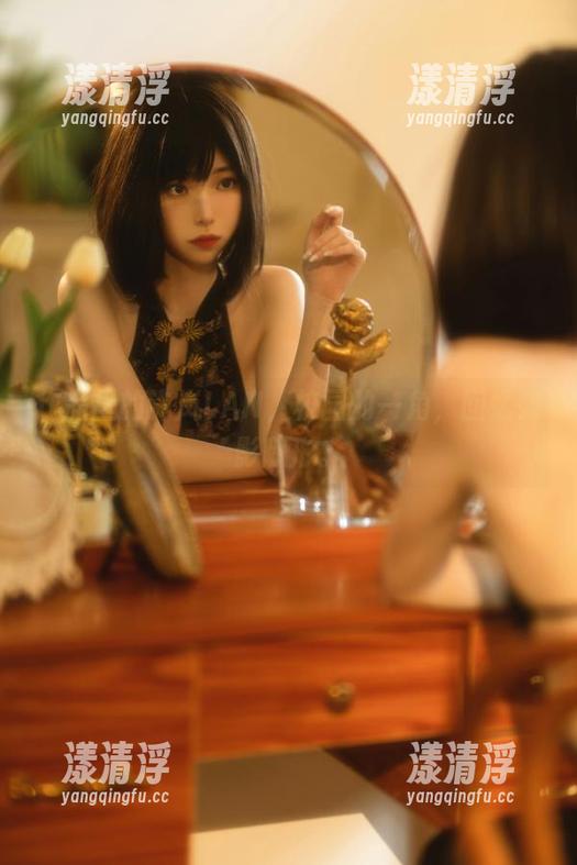 许岚LAN 作品里的许岚LAN,校园的一角,回忆如影随形。