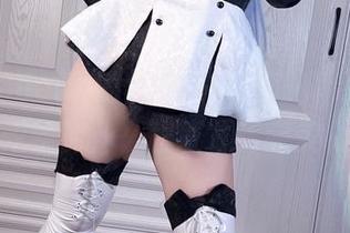 贝贝琪Becky的全套吊带裙写真，究竟要炫耀到什么程度才算完美啊