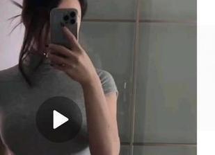 微密圈 – 每次看到金希儿穿上那条无圣光的连衣裙,心里就…很想给她一个搞怪的表情包。
