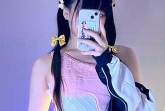 阿九从不咕咕在这儿在线发布镂空合集——我一开始没明白，结果脑袋情不自禁地开始画圈圈。