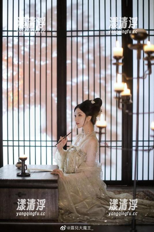 露儿大魔王 你相信吗,这些照片都是无圣光,也太好看了吧!露儿大魔王真的是女仆界的天花板。