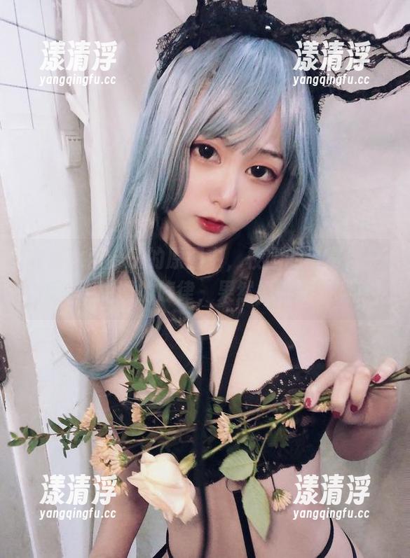 青水百合子 在青水百合子的原图中,校园的日常像是都成了跑调的旋律,果然挺特别的啊!