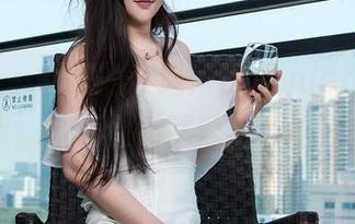青豆客 – 制服的奇遇:伍月yuer的最新图集,翻开之后就爱上了这气氛!