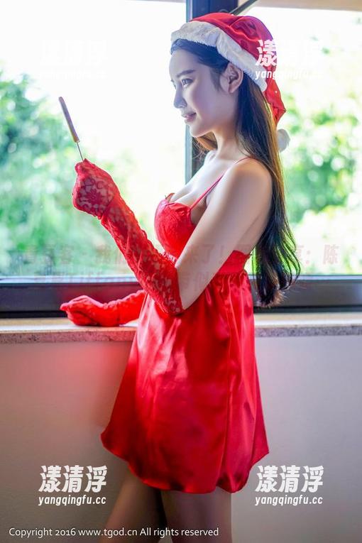 青豆客 - 我们的福利来了！图库分享：陈嘉嘉Tiffany的吊带似乎在和谁撒娇…
